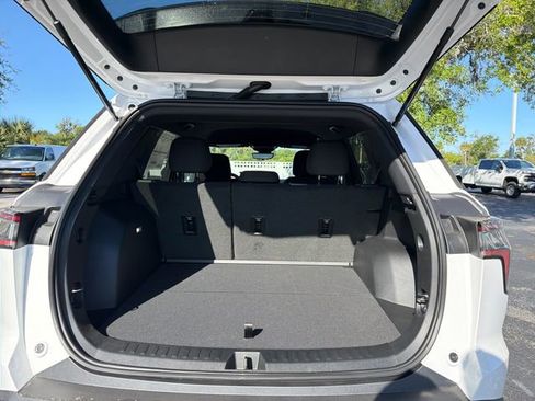 New 2026 Chevrolet Equinox LT w/ Safety and Technology Package FWD image 11