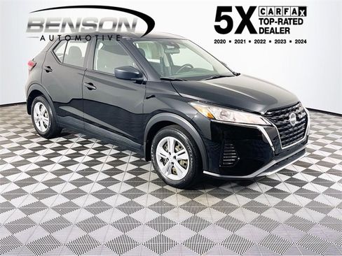 Used 2022 Nissan Kicks S image 1