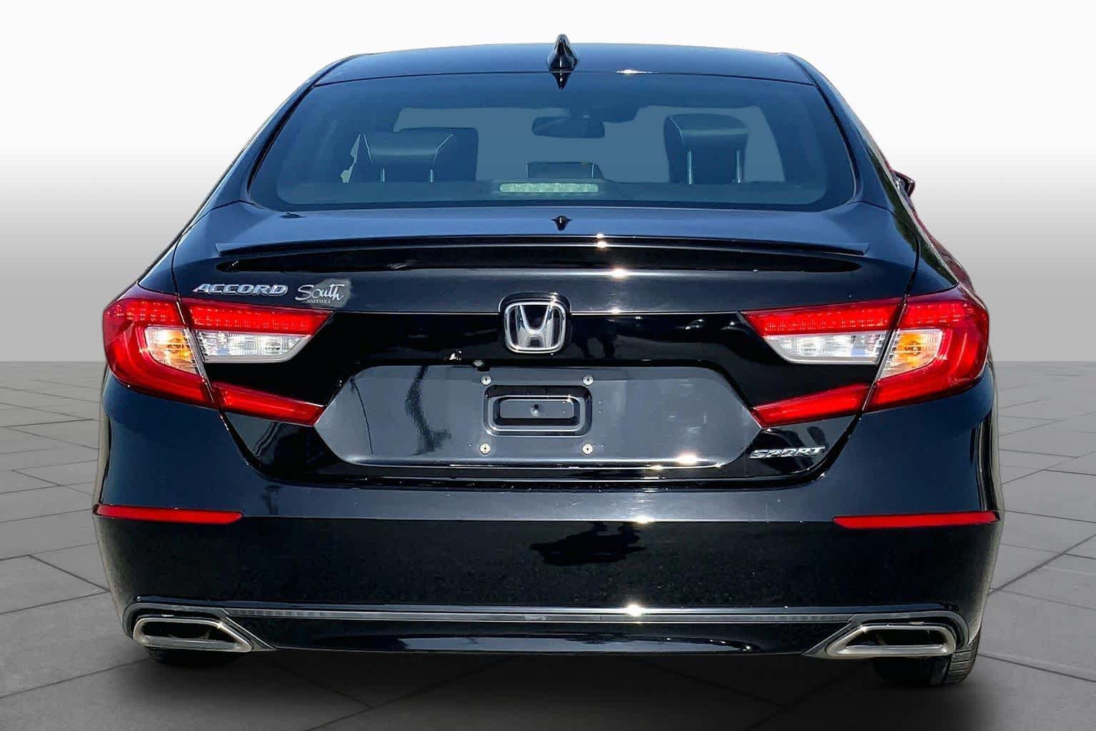 Used 2018 Honda Accord Sport image 5