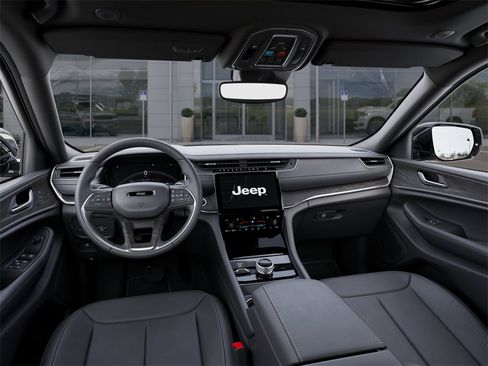New 2025 Jeep Grand Cherokee Limited image 14