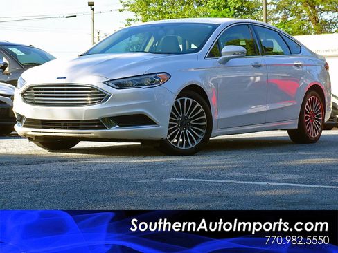 Used 2018 Ford Fusion SE w/ Fusion SE Technology Package FWD image 20