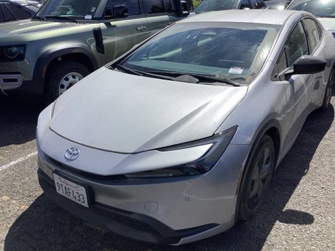 Certified 2025 Toyota Prius LE FWD image 1