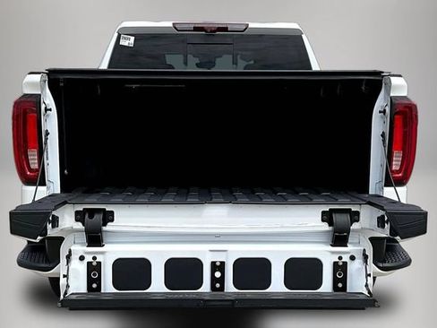 Used 2024 GMC Sierra 1500 Denali w/ Technology Package AWD/4WD image 7