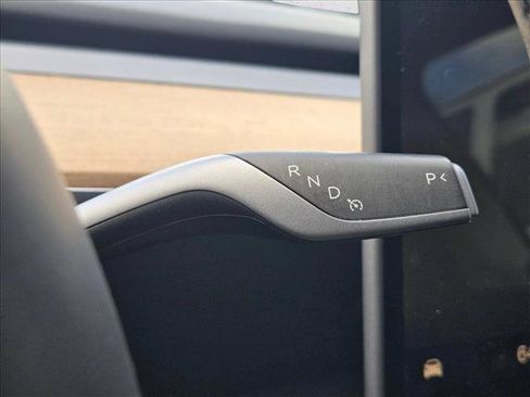 Used 2023 Tesla Model Y Long Range AWD/4WD image 17