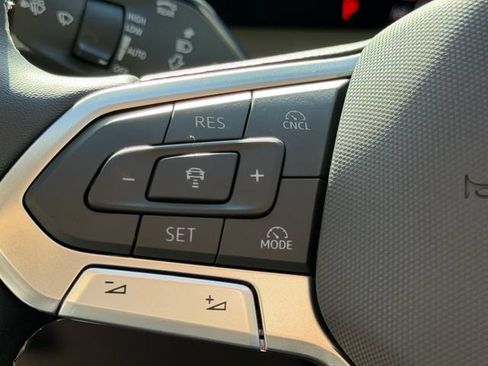 Certified 2026 Volkswagen Tiguan SE FWD image 27