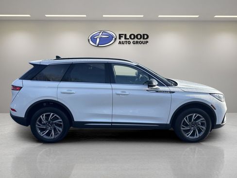 Used 2025 Lincoln Corsair AWD w/ Equipment Group 101A image 5