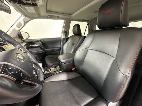 Used 2022 Toyota 4Runner TRD Off-Road Premium image 9