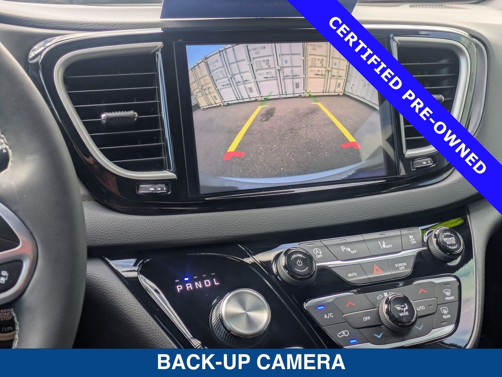 Used 2026 Chrysler Voyager LX FWD image 33