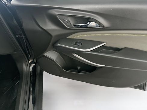 Used 2025 Chevrolet Trax ACTIV w/ Driver Confidence Package image 31