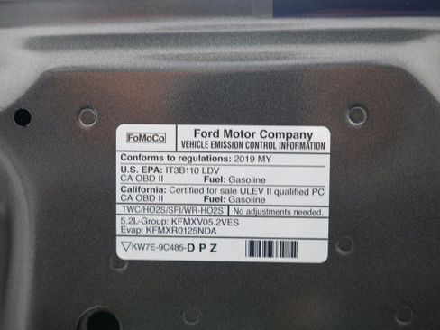 Used 2019 Ford Mustang Shelby GT350 w/ Technology Package image 36