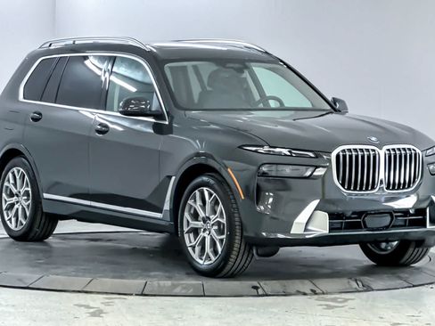 Used 2026 BMW X7 xDrive40i AWD/4WD image 9