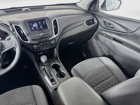 Used 2024 Chevrolet Equinox LT AWD/4WD image 23