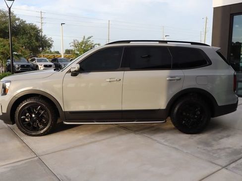 Used 2025 Kia Telluride AWD image 7