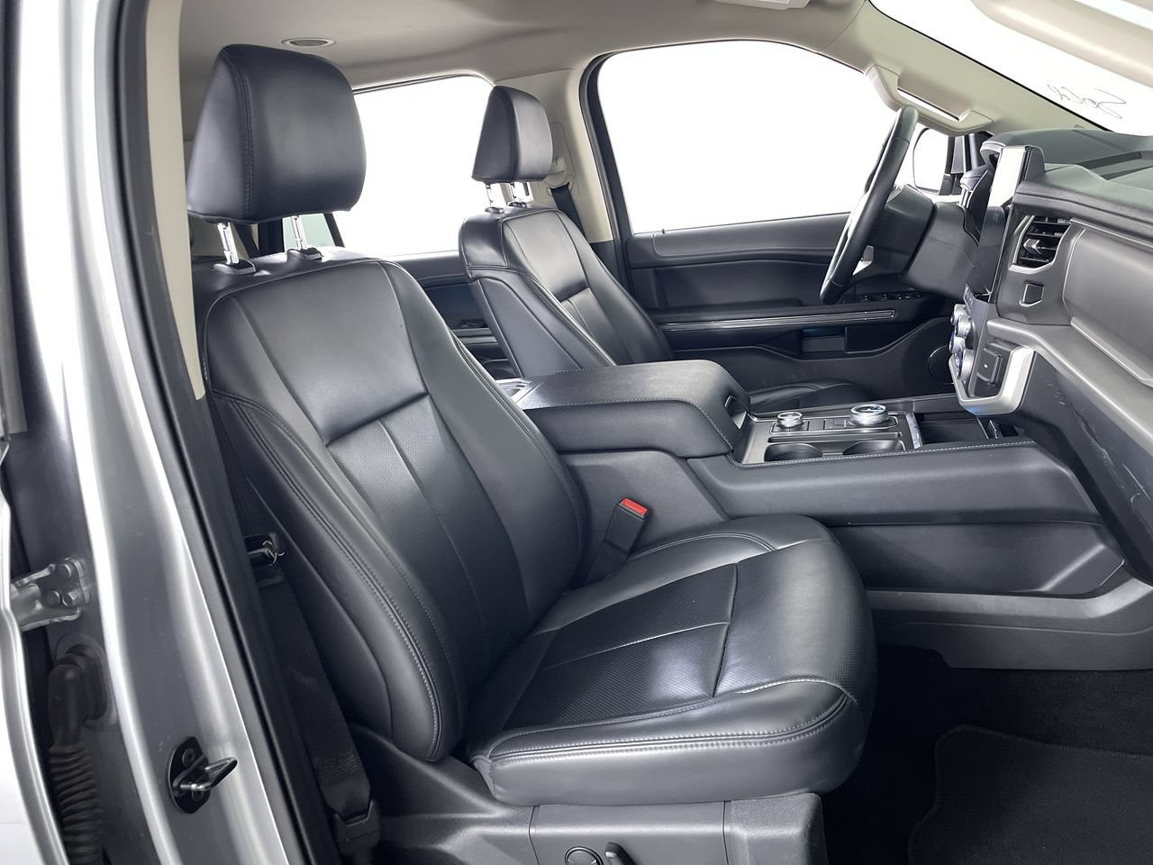 Used 2023 Ford Expedition XLT AWD/4WD image 26