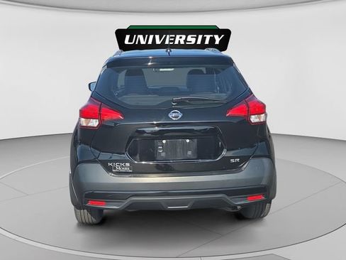 Used 2019 Nissan Kicks SR w/ SR Premium Package FWD image 4