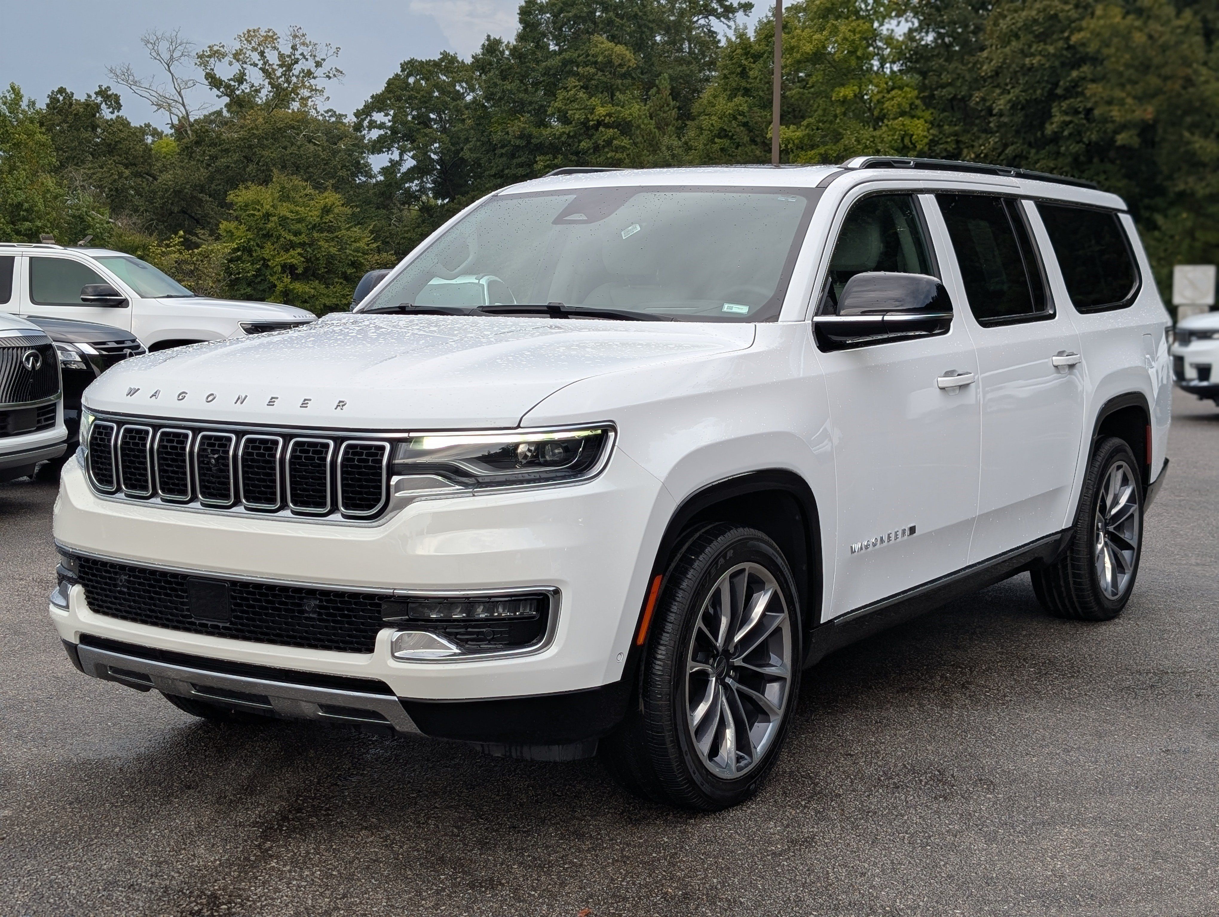 Used 2024 Jeep Wagoneer L Series III w/ Premium Group I AWD/4WD image 5