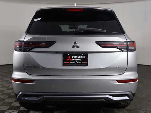 New 2026 Mitsubishi Outlander SE image 13