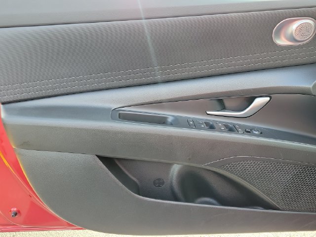 Used 2024 Hyundai Elantra SEL FWD image 8