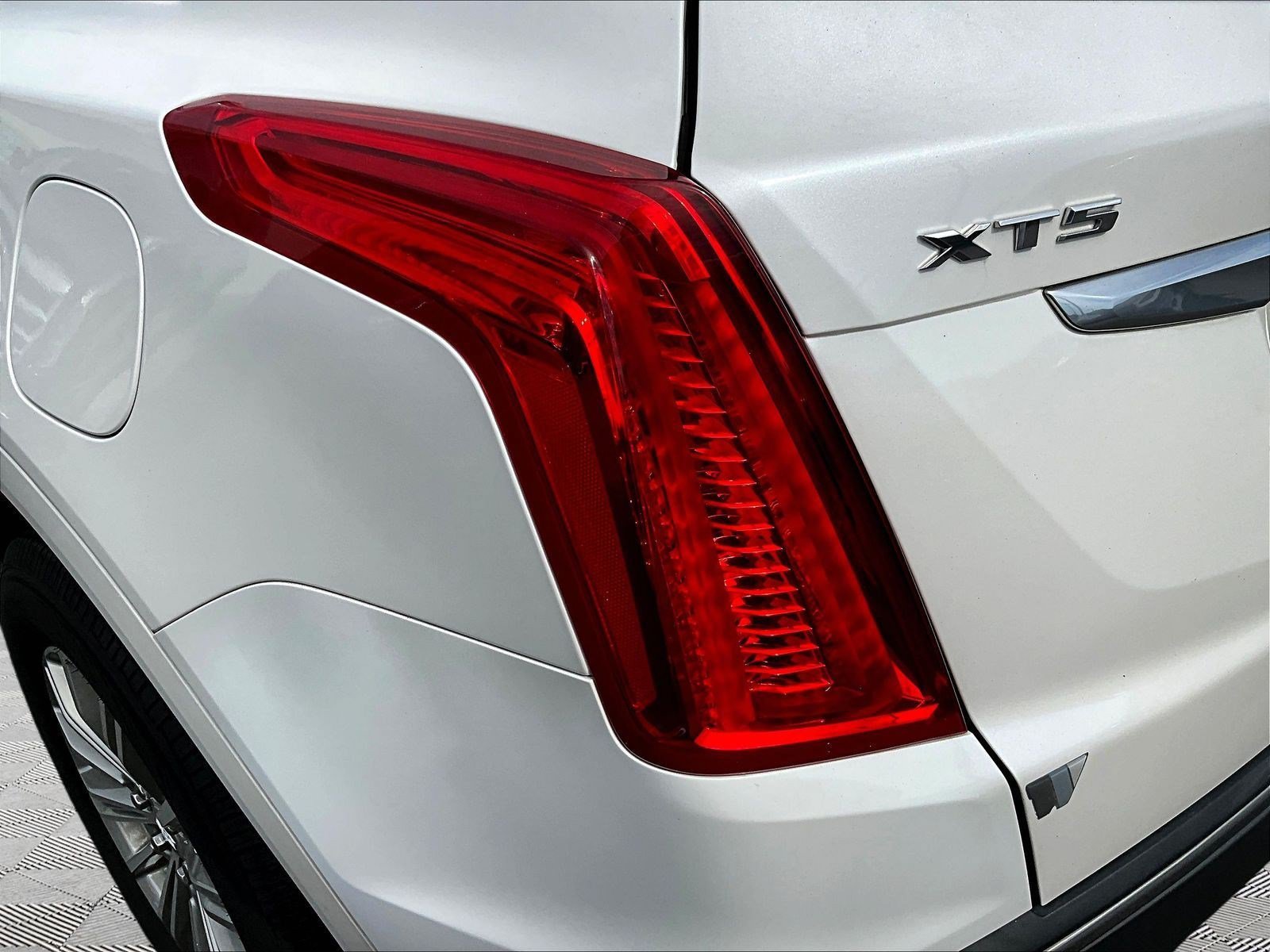 Used 2018 Cadillac XT5 Luxury FWD image 23