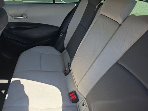 Used 2021 Toyota Corolla LE image 18