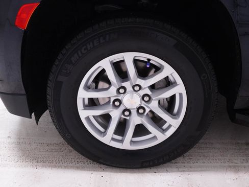 Used 2023 Chevrolet Tahoe LT w/ Luxury Package RWD image 9