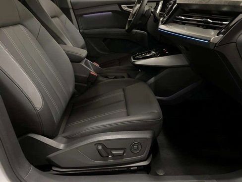 Used 2024 Audi Q4 e-tron Prestige image 87