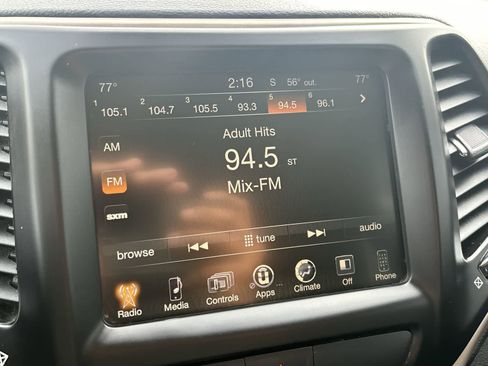 Certified 2017 Jeep Cherokee Latitude w/ Comfort/Convenience Group image 18