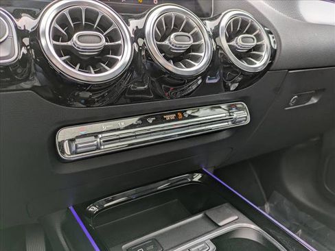 Used 2021 Mercedes-Benz GLA 250 4MATIC w/ Premium Package image 14