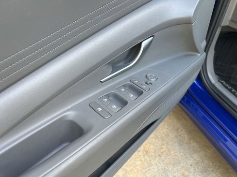 Used 2022 Hyundai Elantra SEL FWD image 34