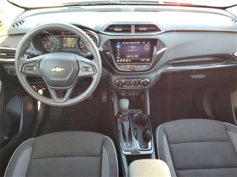 Used 2022 Chevrolet TrailBlazer LT w/ Convenience Package image 11