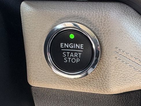 Used 2024 Ford Expedition Limited image 22