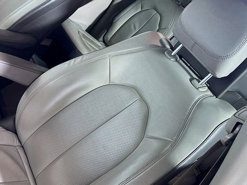 Used 2018 Chrysler Pacifica Touring-L Plus w/ Tire & Wheel Group image 20