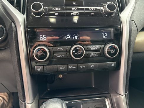 Used 2022 Subaru Ascent Limited w/ Technology Package image 32