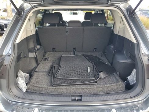 Used 2020 Volkswagen Tiguan S image 7