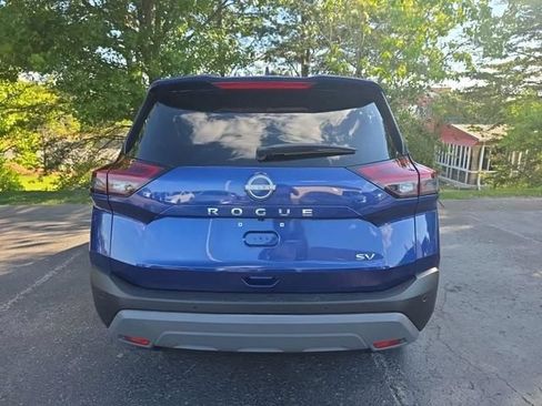 Used 2023 Nissan Rogue SV w/ SV Premium B Package FWD image 2