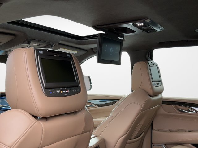 Used 2018 Cadillac Escalade Platinum AWD/4WD image 19