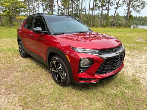 Used 2021 Chevrolet TrailBlazer RS w/ Technology Package FWD image 7