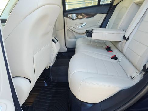 Used 2017 Mercedes-Benz GLC 300 4MATIC image 36