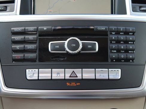 Used 2014 Mercedes-Benz GL 450 4MATIC w/ Appearance Package image 29