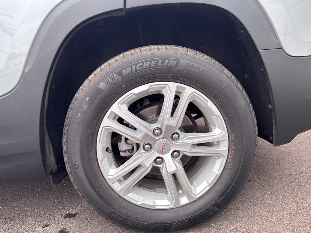 Used 2024 GMC Terrain SLE w/ Driver Convenience Package FWD image 23