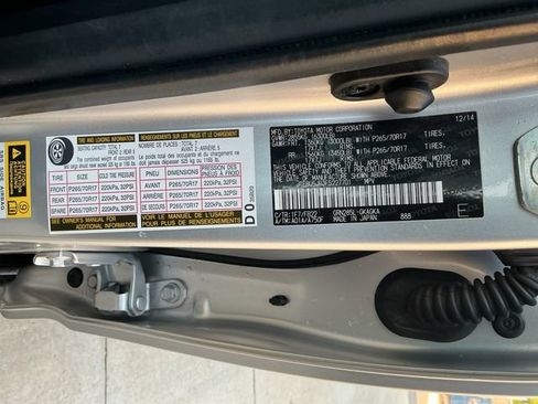 Used 2015 Toyota 4Runner SR5 AWD/4WD image 23