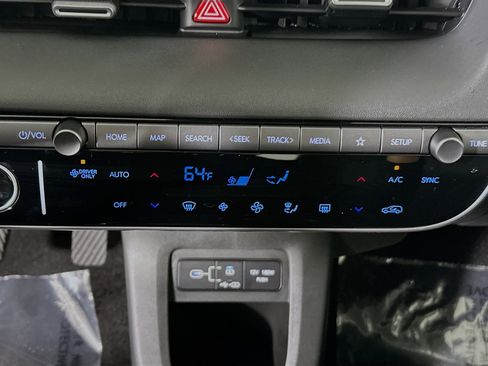 Used 2025 Hyundai Ioniq 5 SE image 23