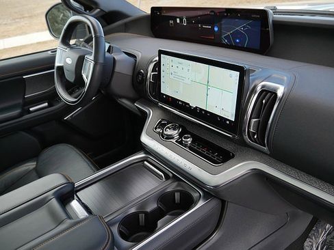 Used 2025 Ford Expedition Tremor image 74