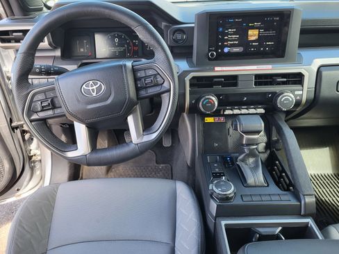 Certified 2025 Toyota Tacoma SR5 image 19