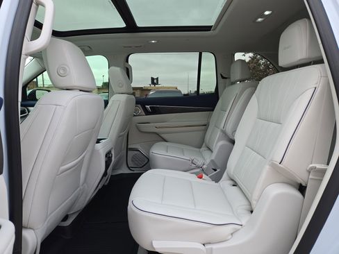 Used 2026 Buick Enclave Avenir w/ Super Cruise Package FWD image 13