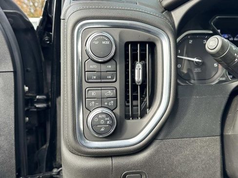 Used 2022 GMC Sierra 3500 Denali image 22