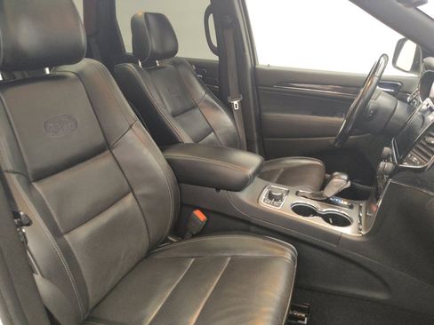 Used 2020 Jeep Grand Cherokee Overland AWD/4WD image 21
