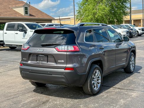 Used 2021 Jeep Cherokee Latitude Plus AWD/4WD image 18