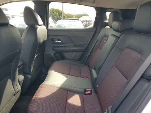 New 2026 Nissan Kicks SR image 11