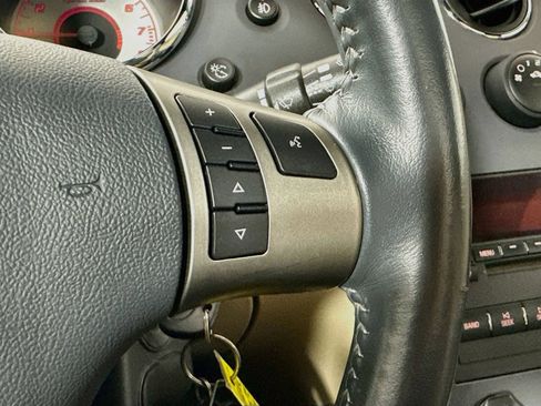 Used 2006 Pontiac Solstice Convertible w/ Premium Package RWD image 19